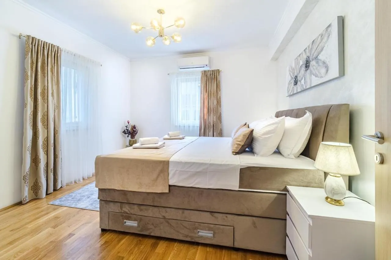 Luxury Apartmens Sebastijan&Karlo Split Lägenhet